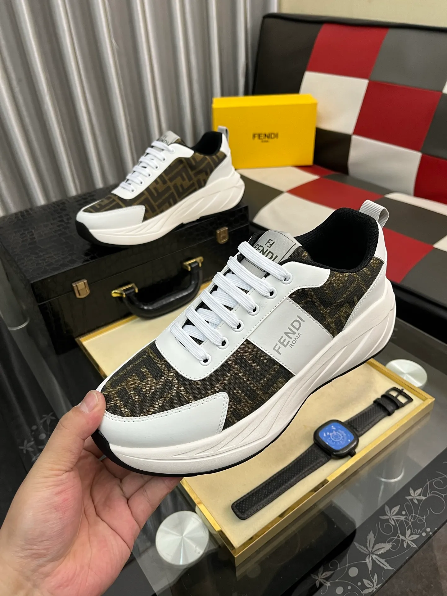 Ex-factory price: 438⌚️⌚️[Fendi] Fendi’s latest casual shoes for men! Available at counters simultaneously! A one-to-one replica of the original. Made entirely of imported top-grain calfskin, the interior is made of top-grain water-dyed cowhide, and the original factory-supplied rubber outsole. Leading new fashion concepts. Matching code: 38-442️⃣Colors available